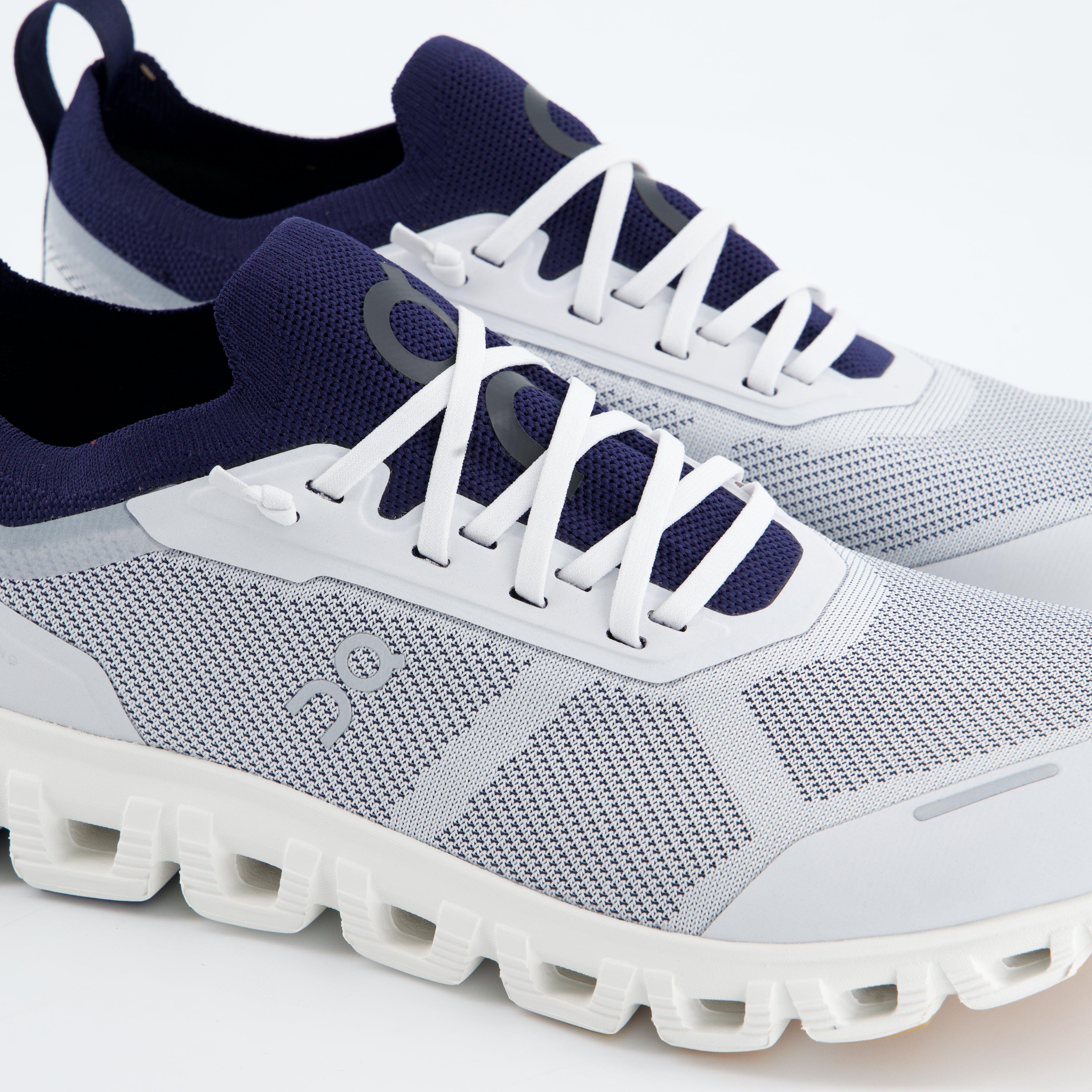 Sneaker Cloud 6 Versa