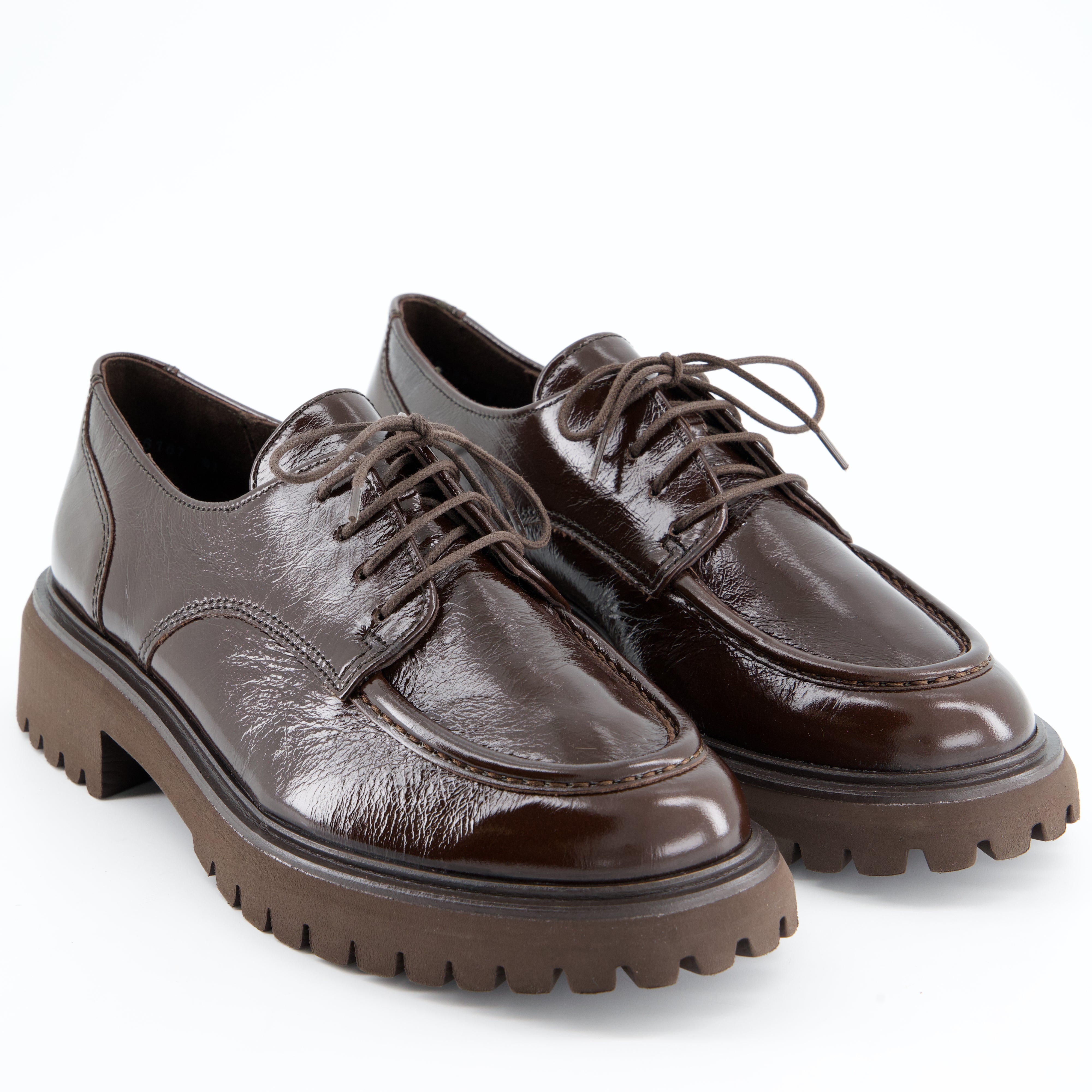 Schnürschuhe