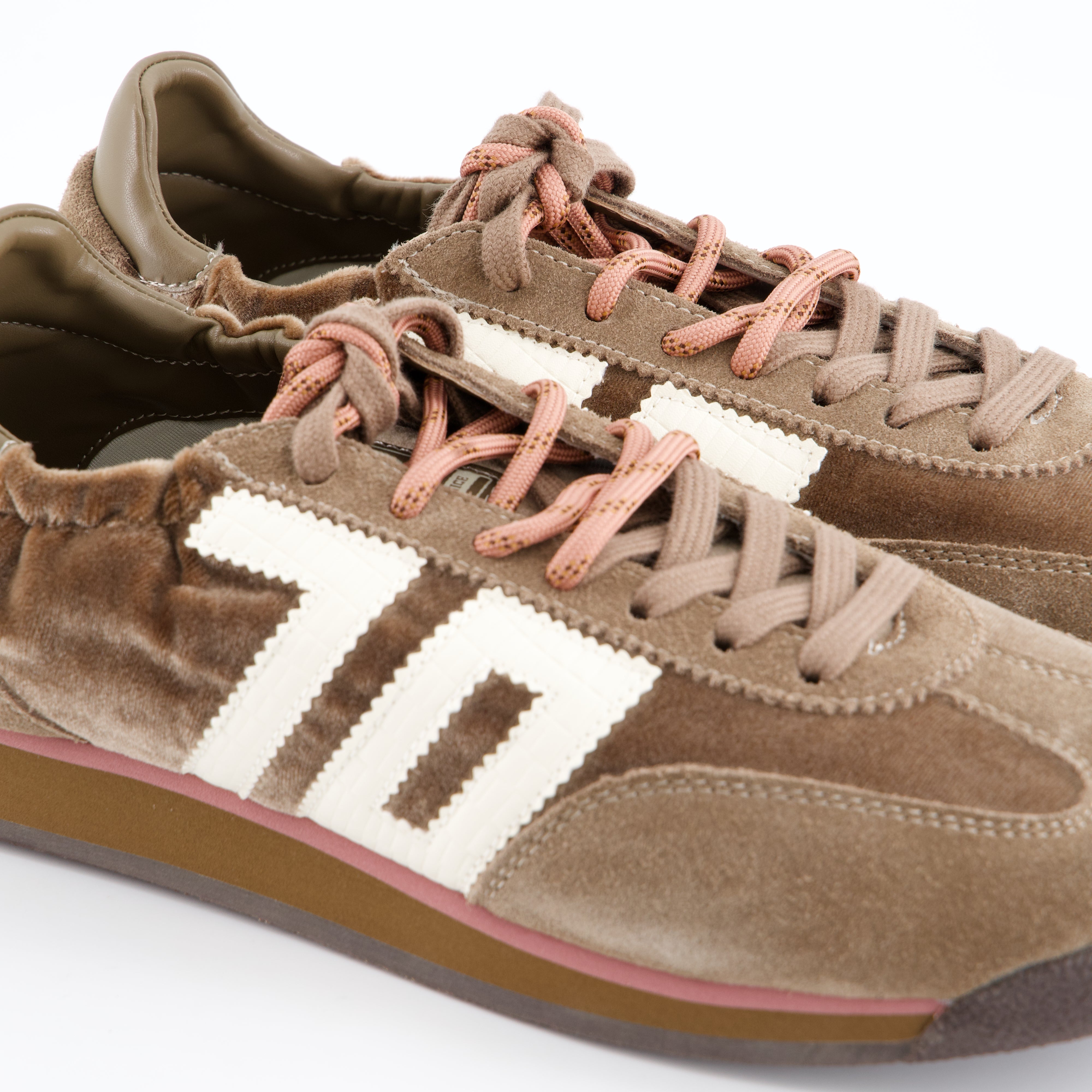 Sneaker