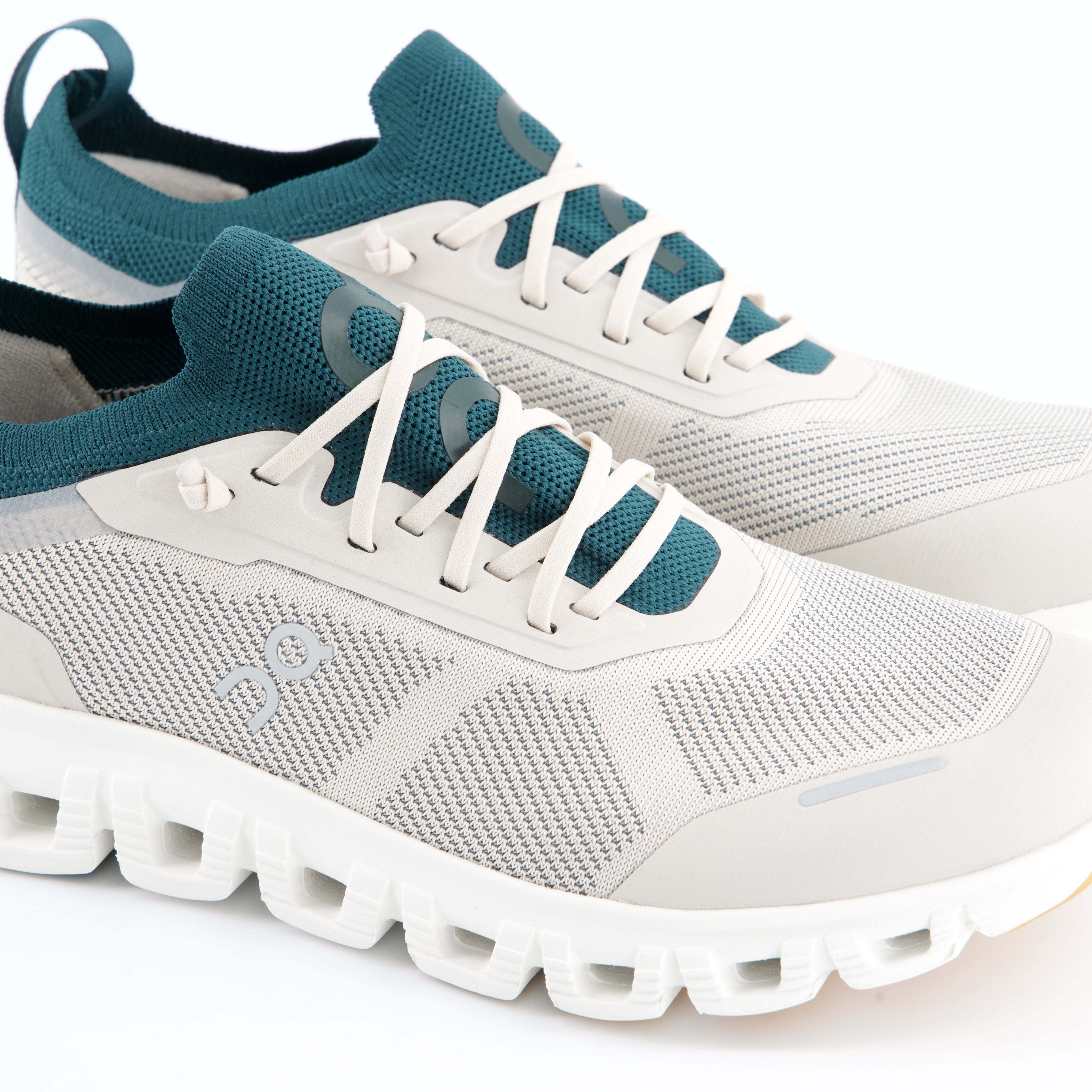 Sneaker Cloud 6 Versa