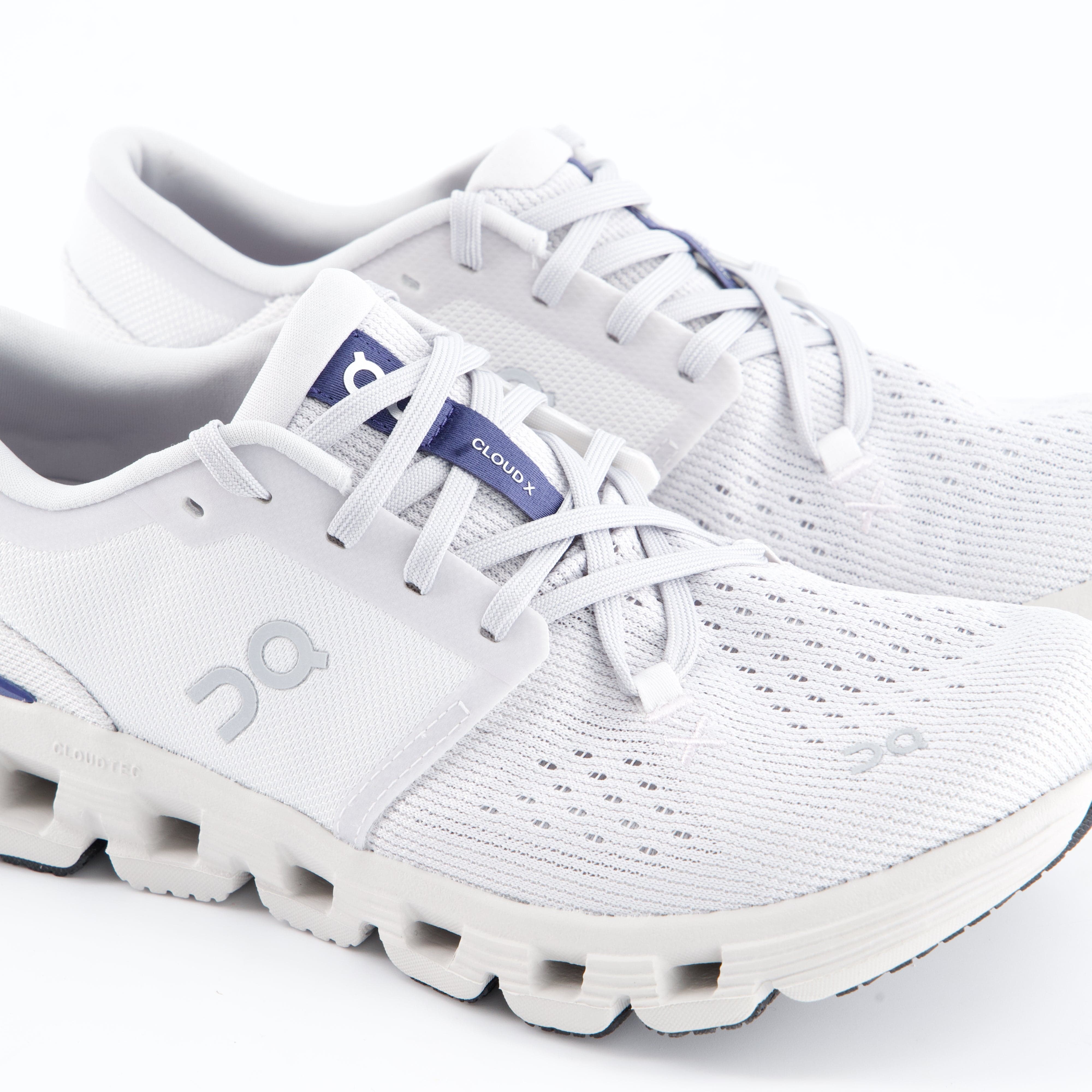 ON Damenschuhe - Laufschuhe Laufschuhe Cloud X 4
