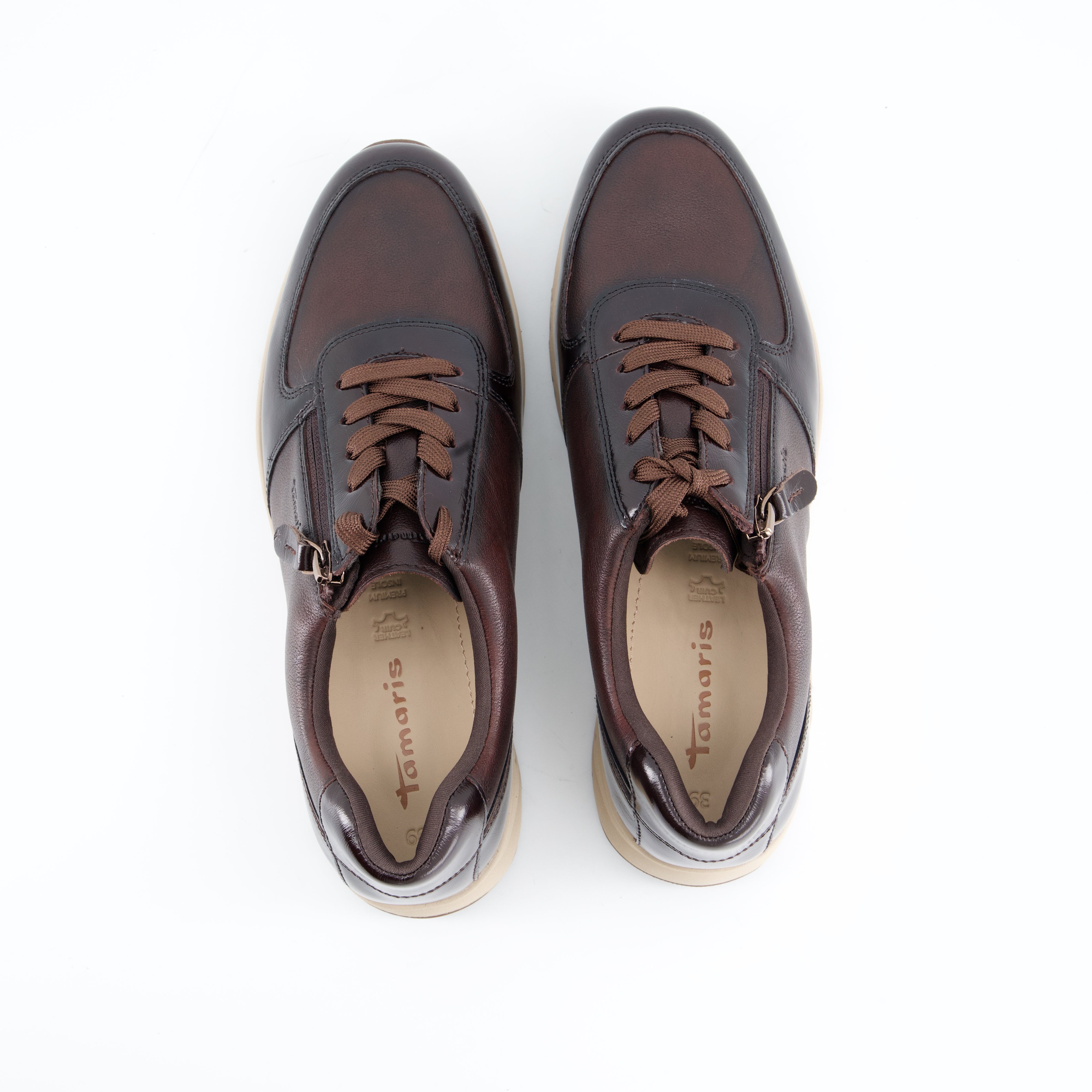 Schnürschuhe