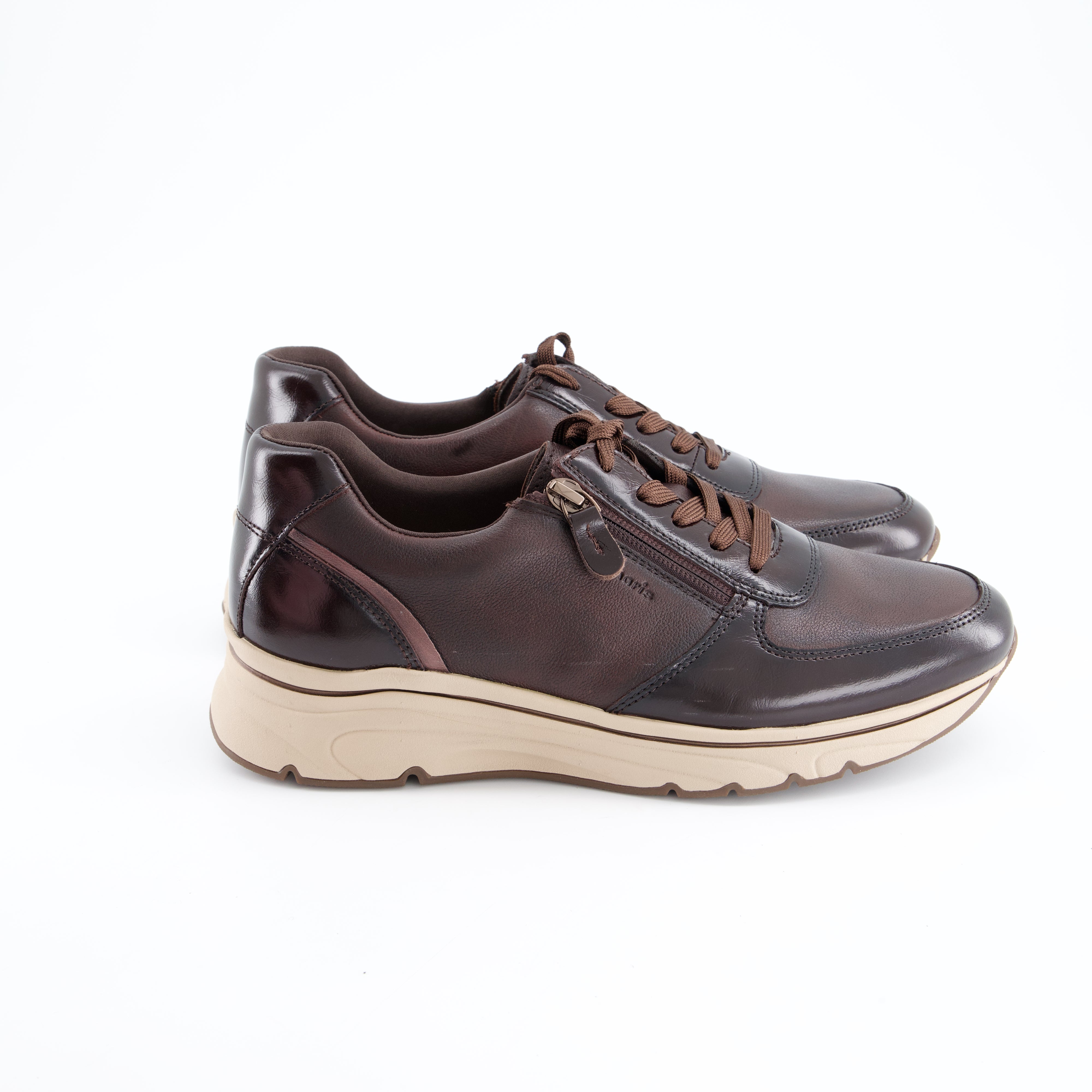 Schnürschuhe