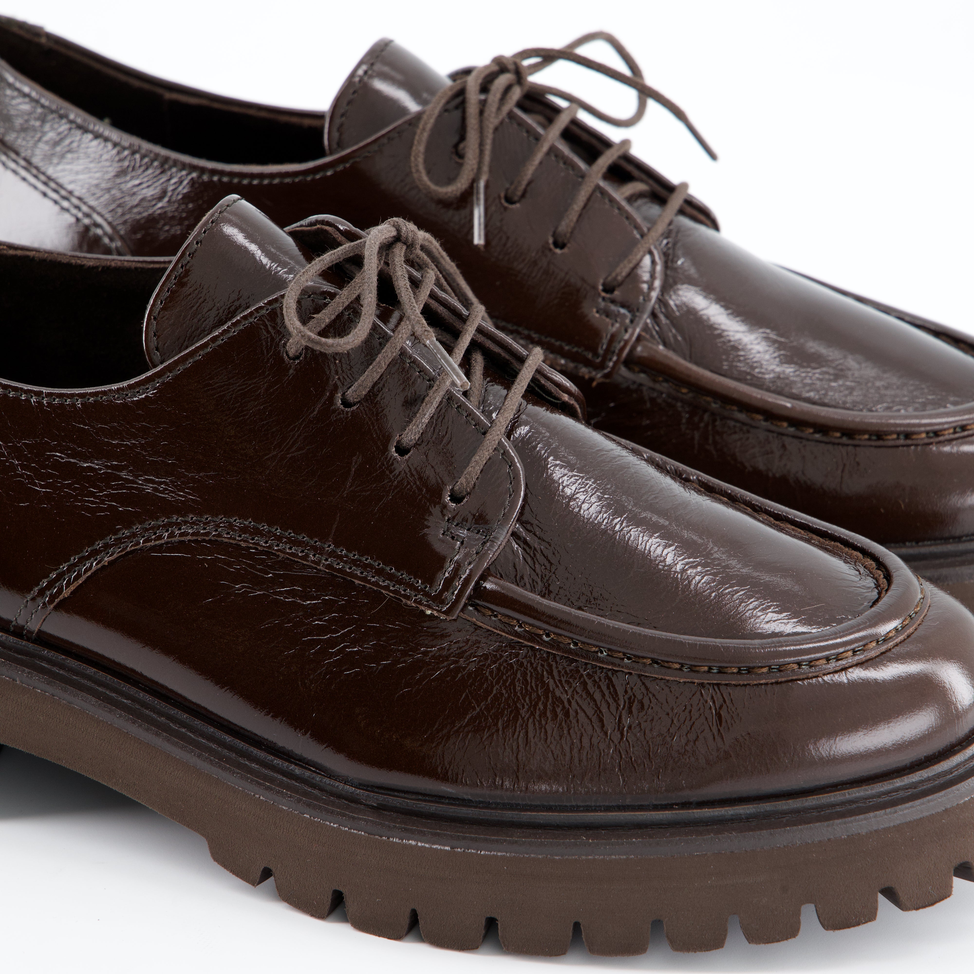 Schnürschuhe