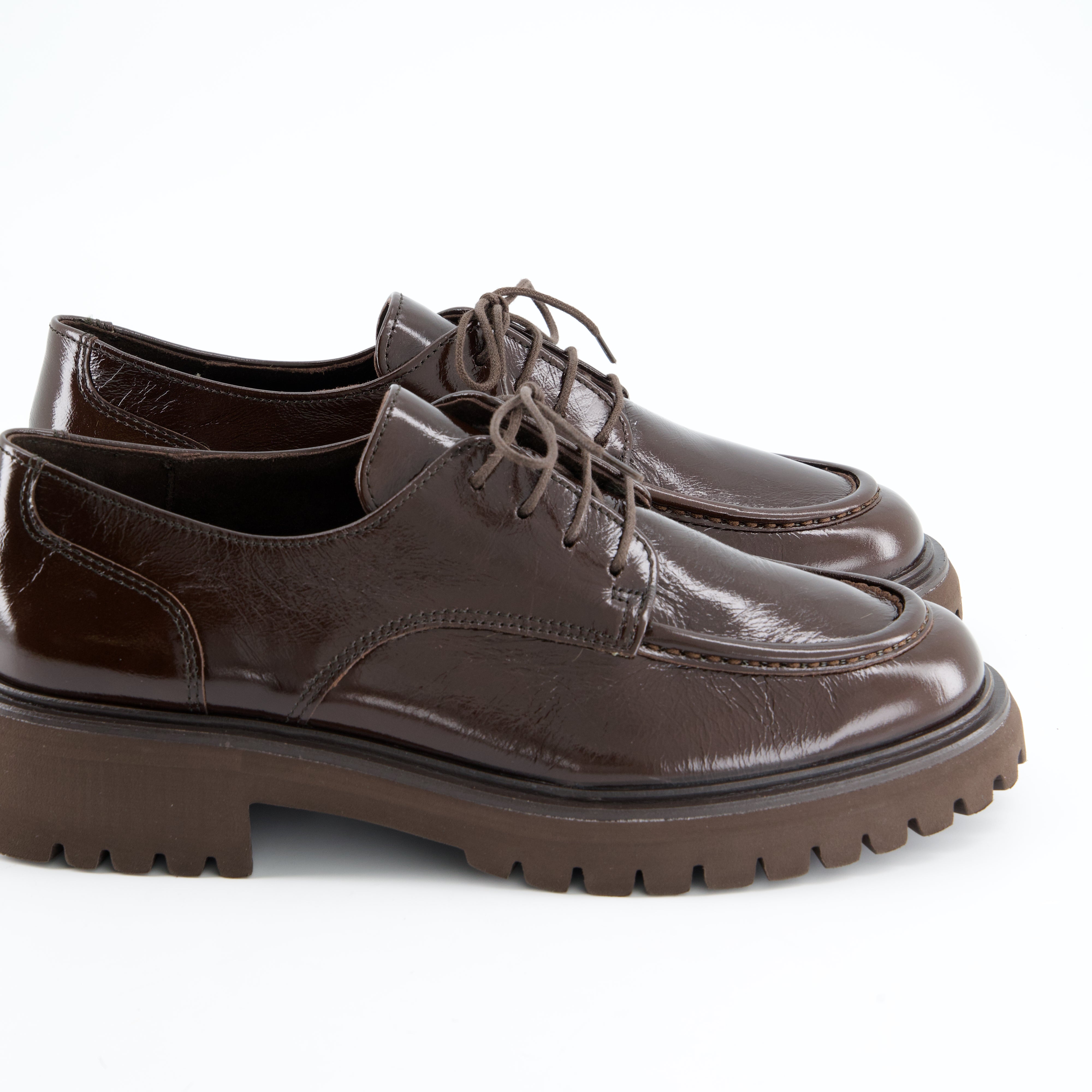 Schnürschuhe