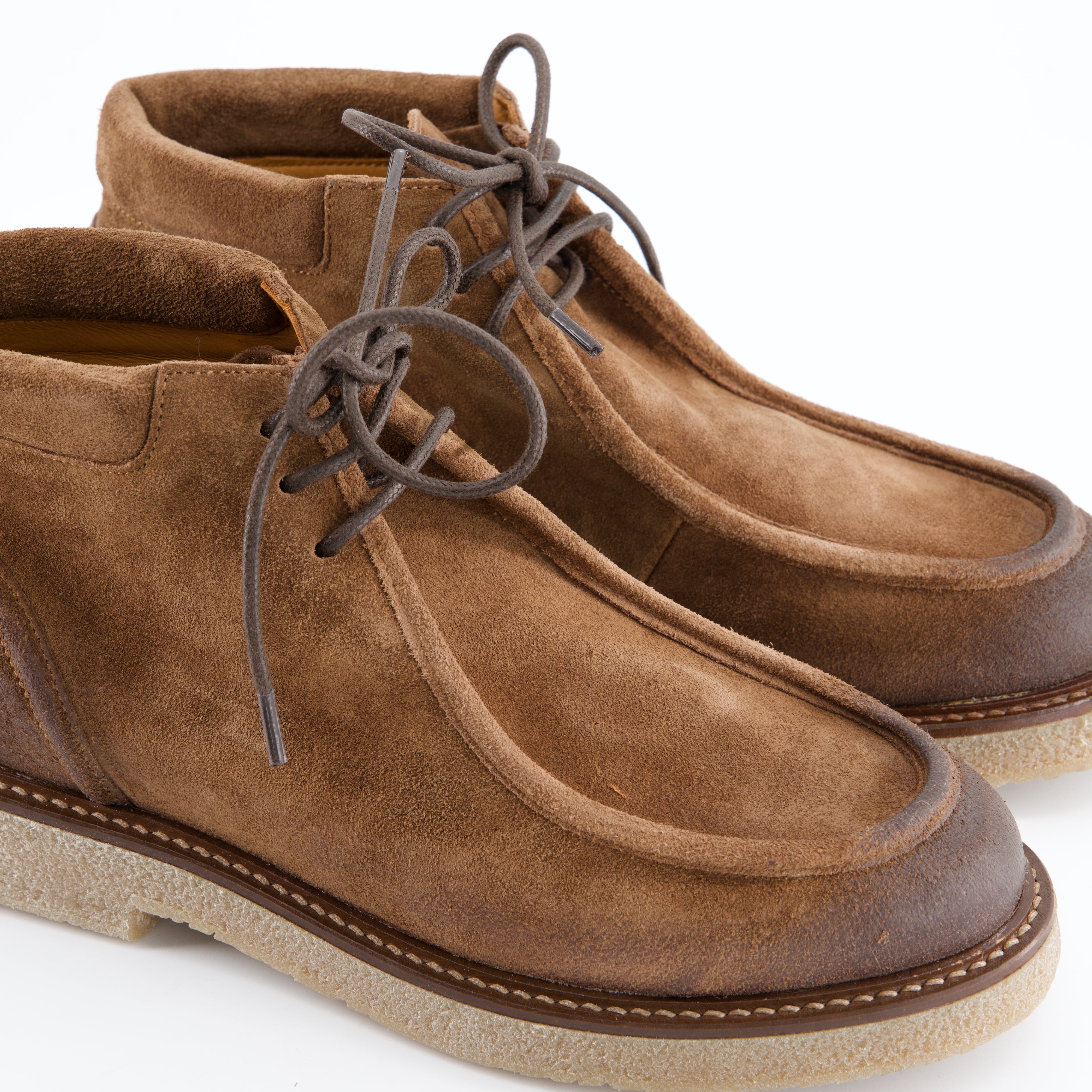 Schnürschuhe