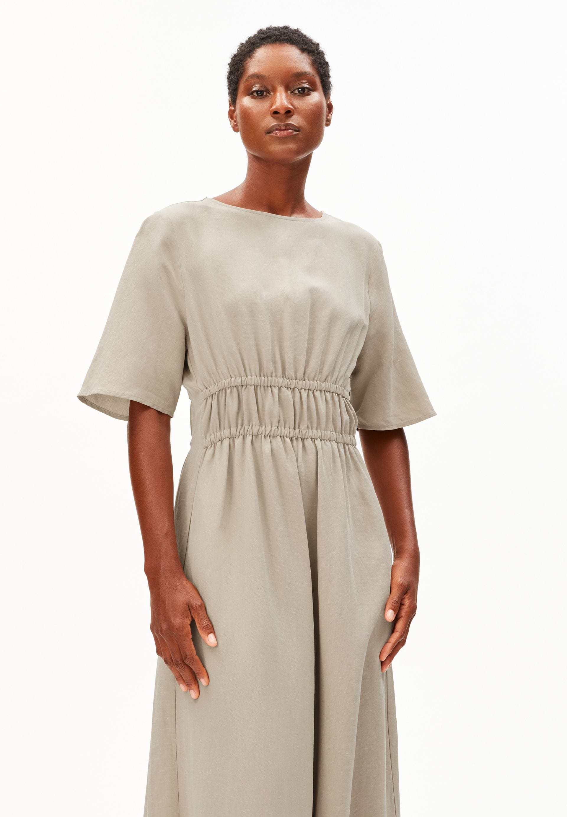 ARMEDANGELS Bekleidung Damen - Kleid Kleid Linen Blend Gathered Dress