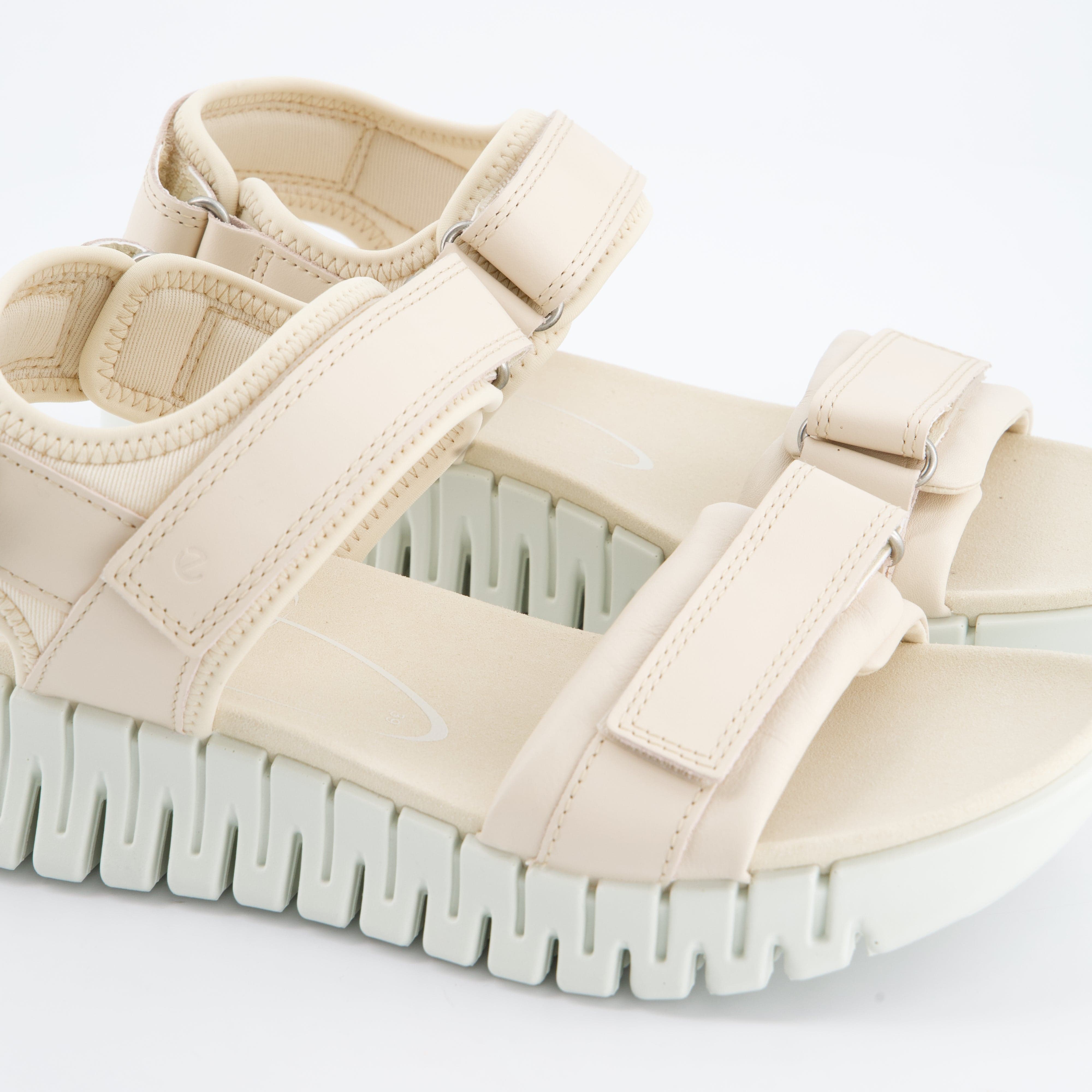 ECCO Damenschuhe - Sandalen Sandalen ECCO GRUUV SOL W