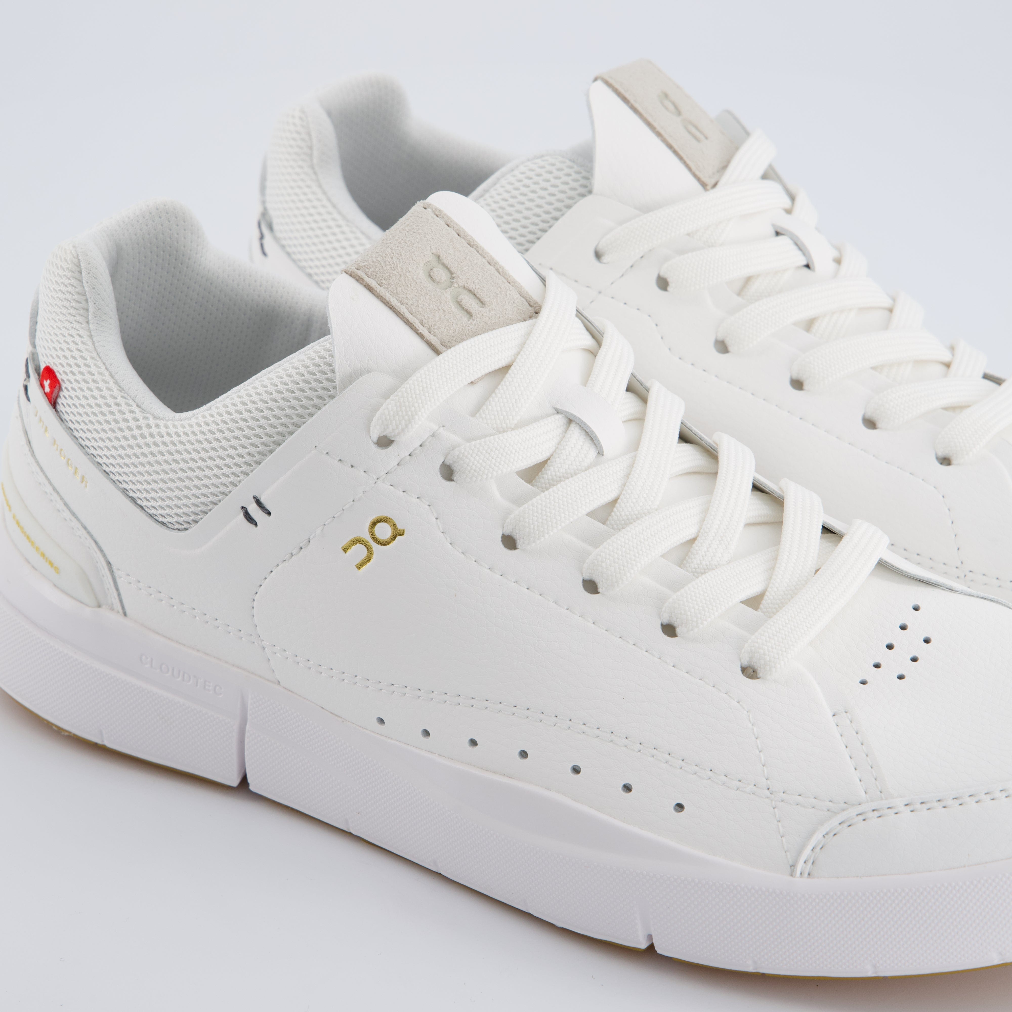 ON D - Sneaker, S THE ROGER Centre Court