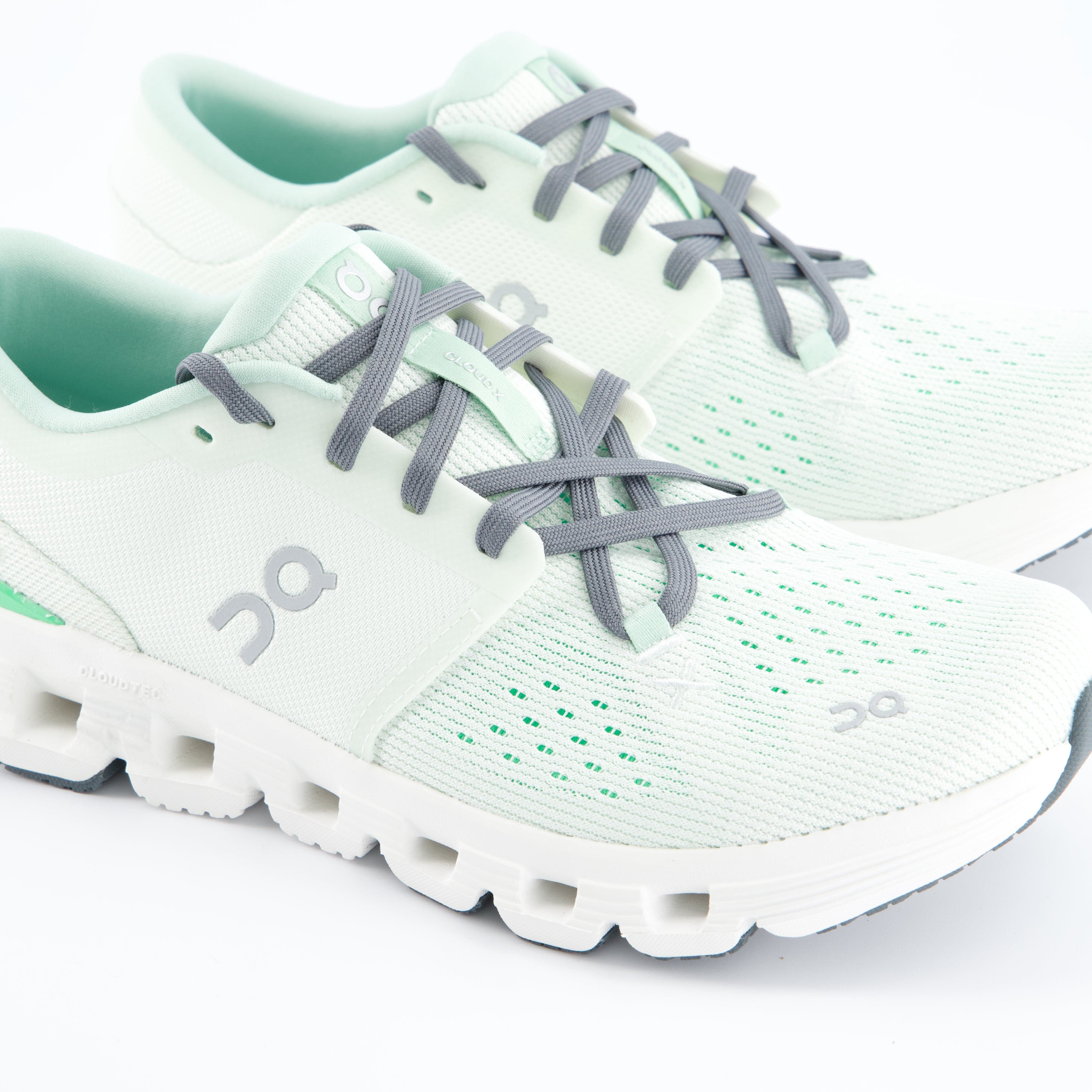 ON Damenschuhe - Laufschuhe Laufschuhe Cloud X 4