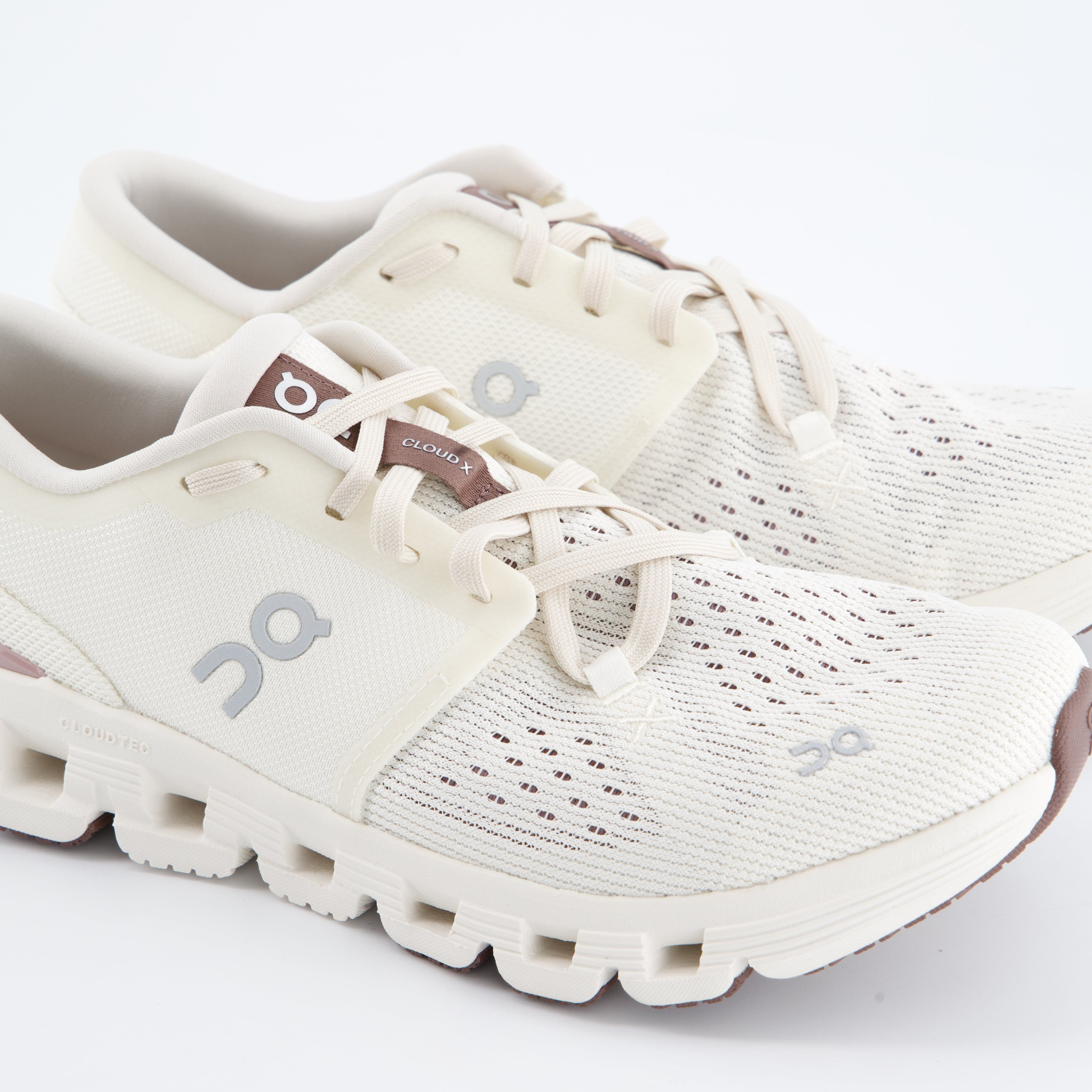 ON Damenschuhe - Laufschuhe Laufschuhe Cloud X 4