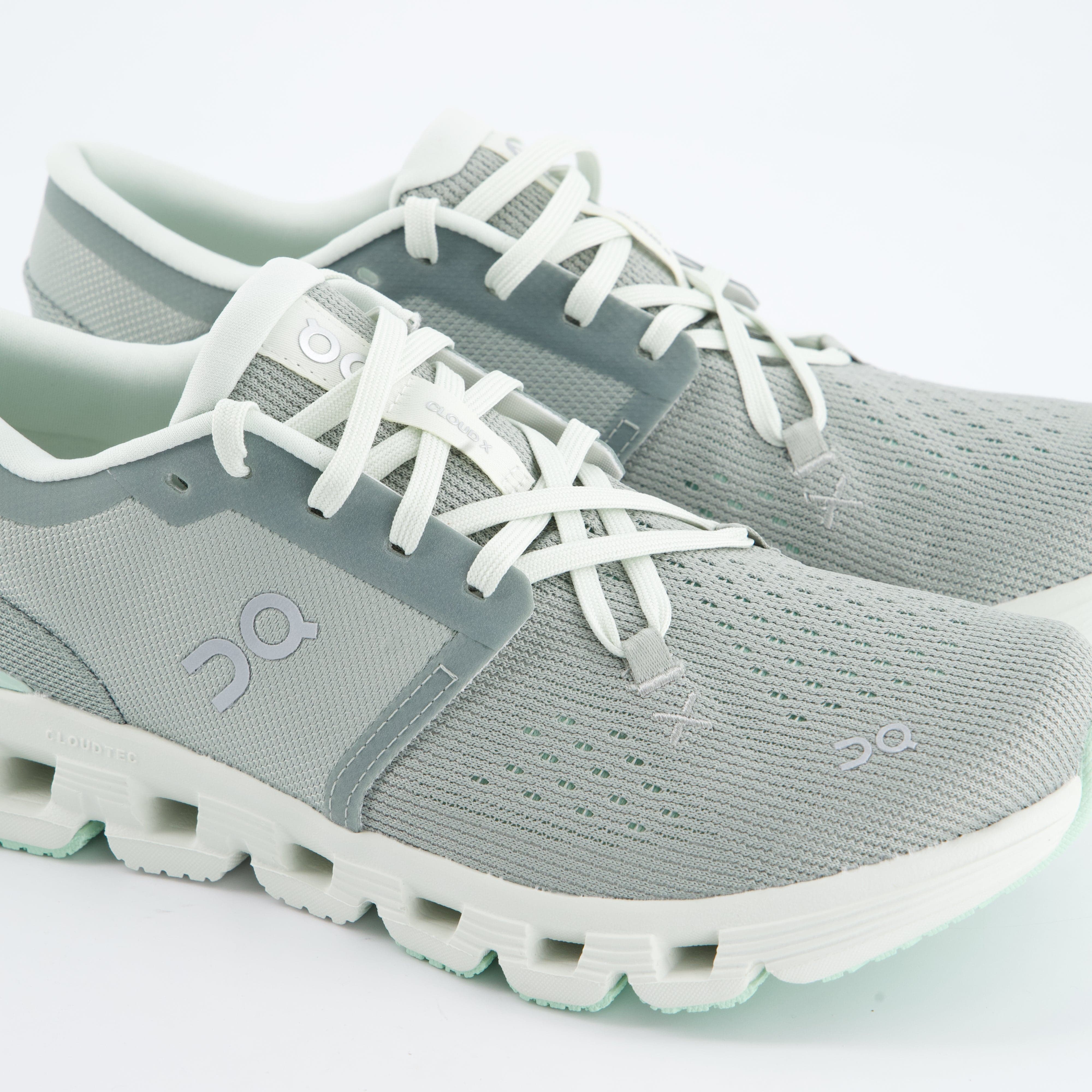 ON Damenschuhe - Laufschuhe Laufschuhe Cloud X 4