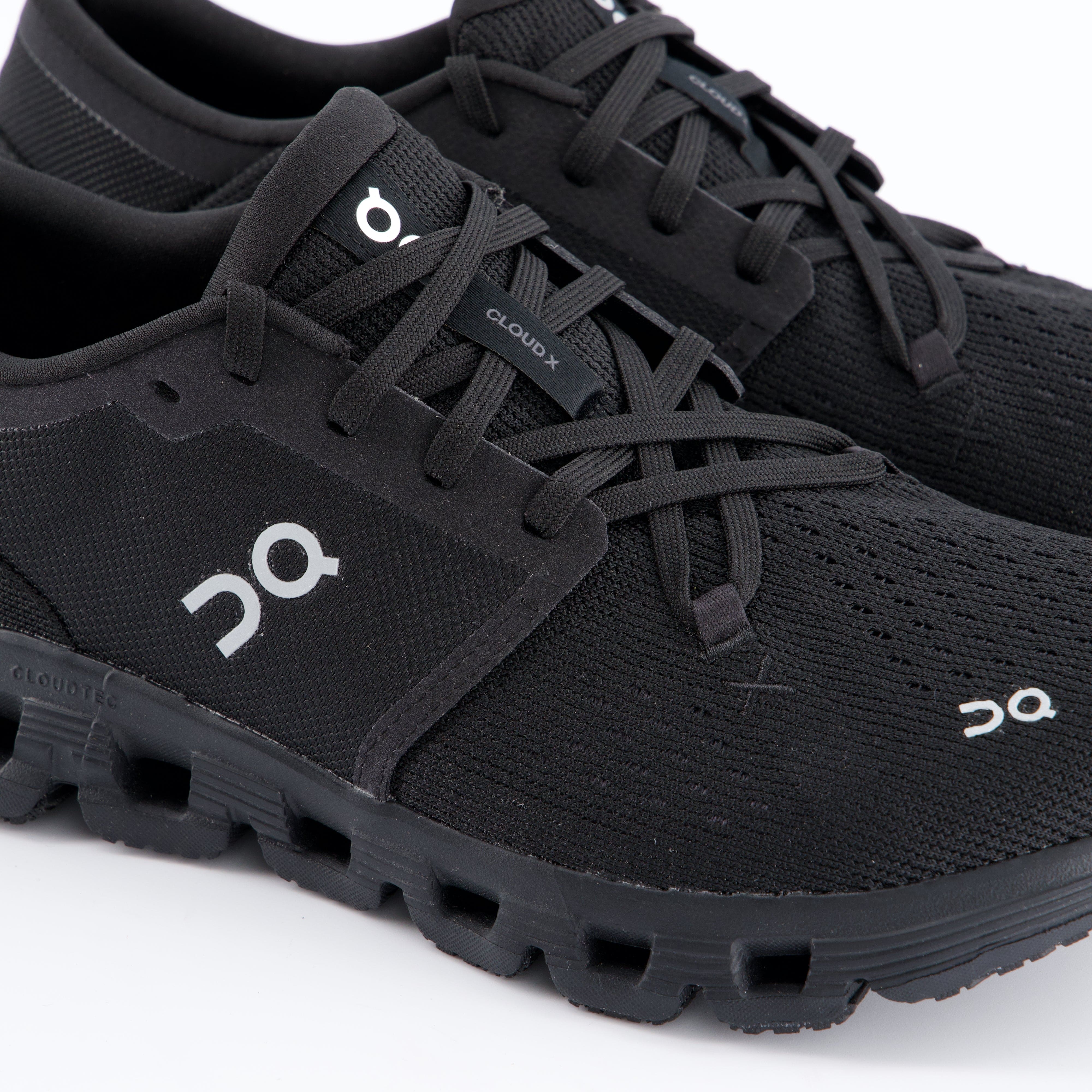 ON Herrenschuh - Laufschuhe, Laufschuhe Cloud X 4