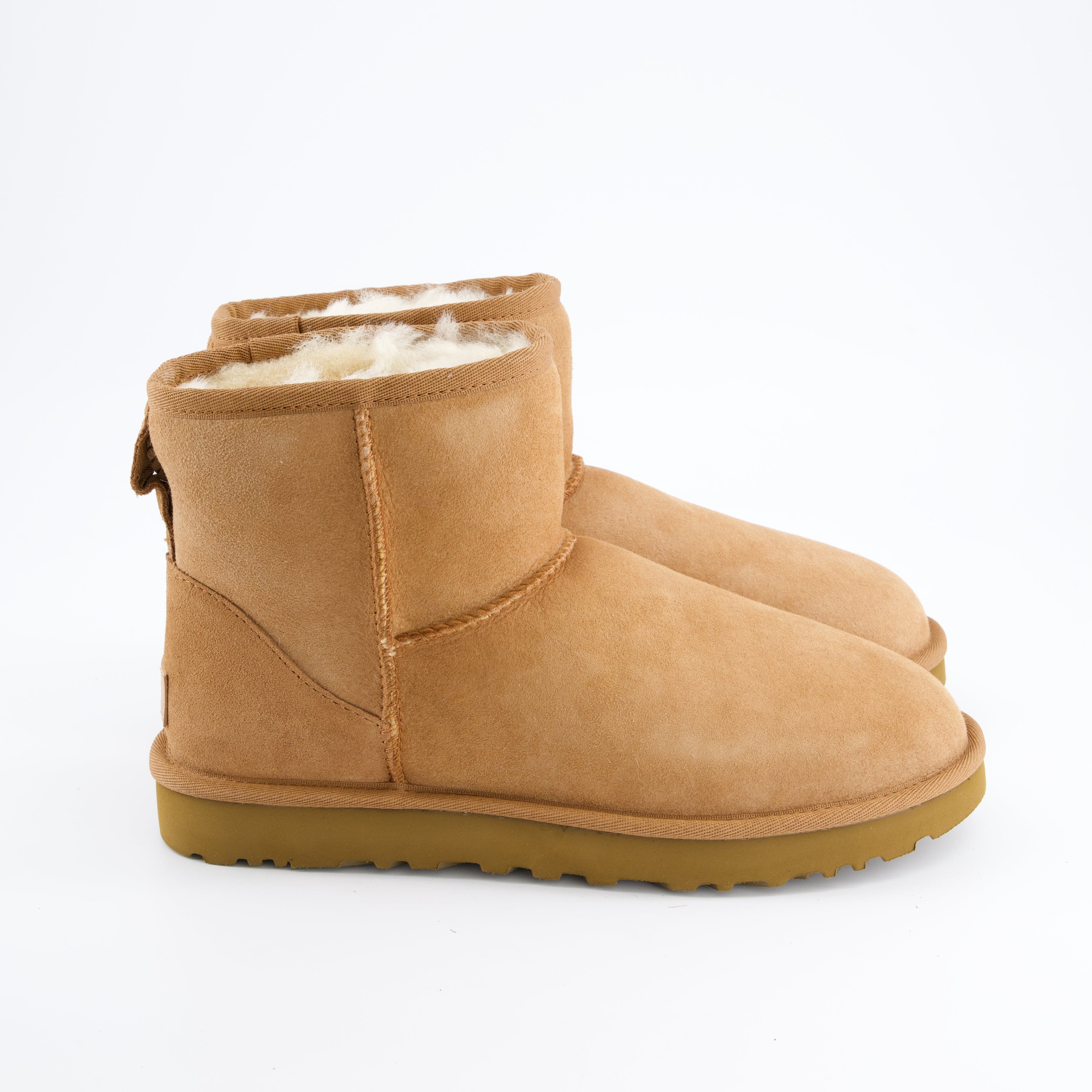 UGG Damenschuhe - Winterstiefel, Winterstiefel Classic Mini II