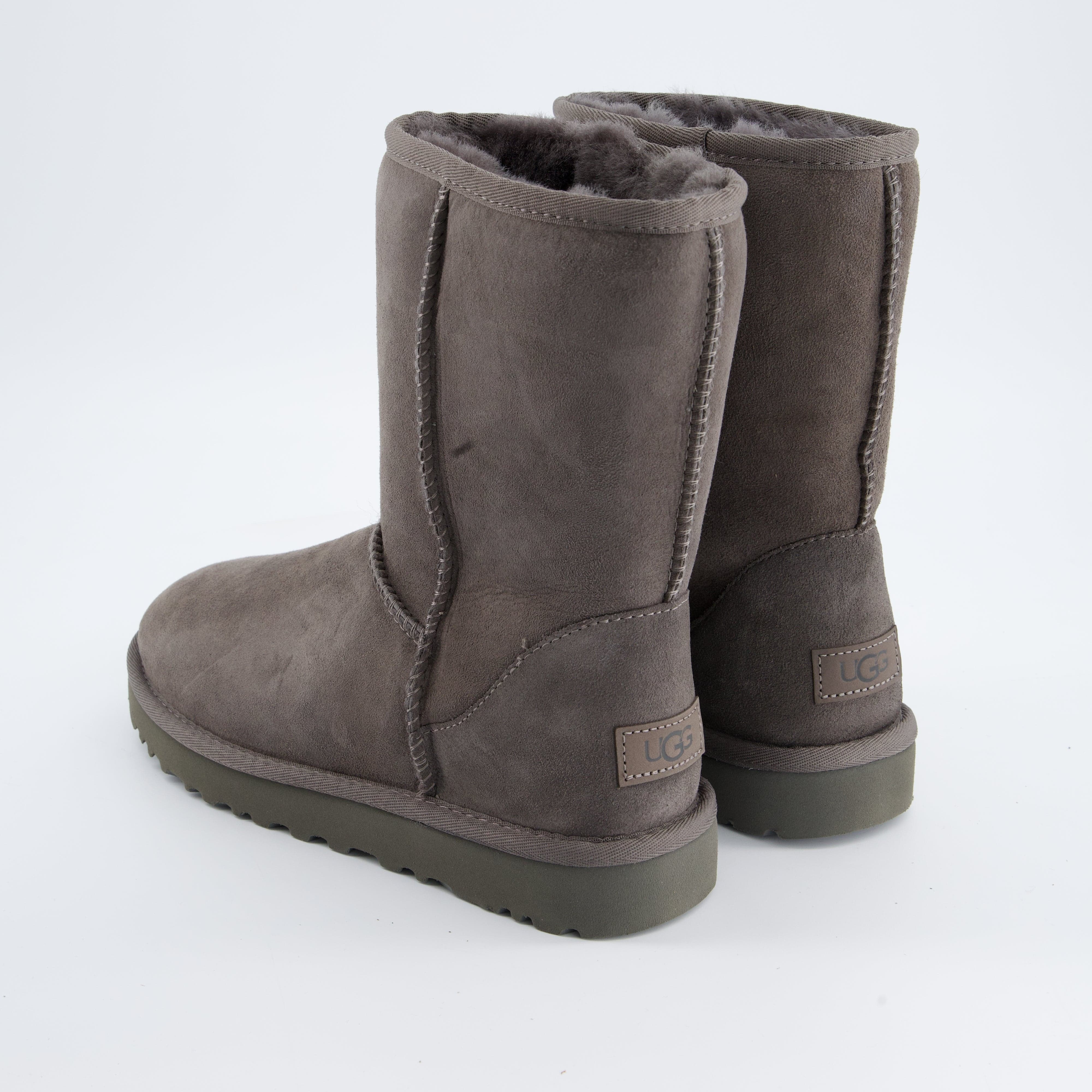 UGG Damenschuhe - Winterstiefel Winterstiefel Classic Short II
