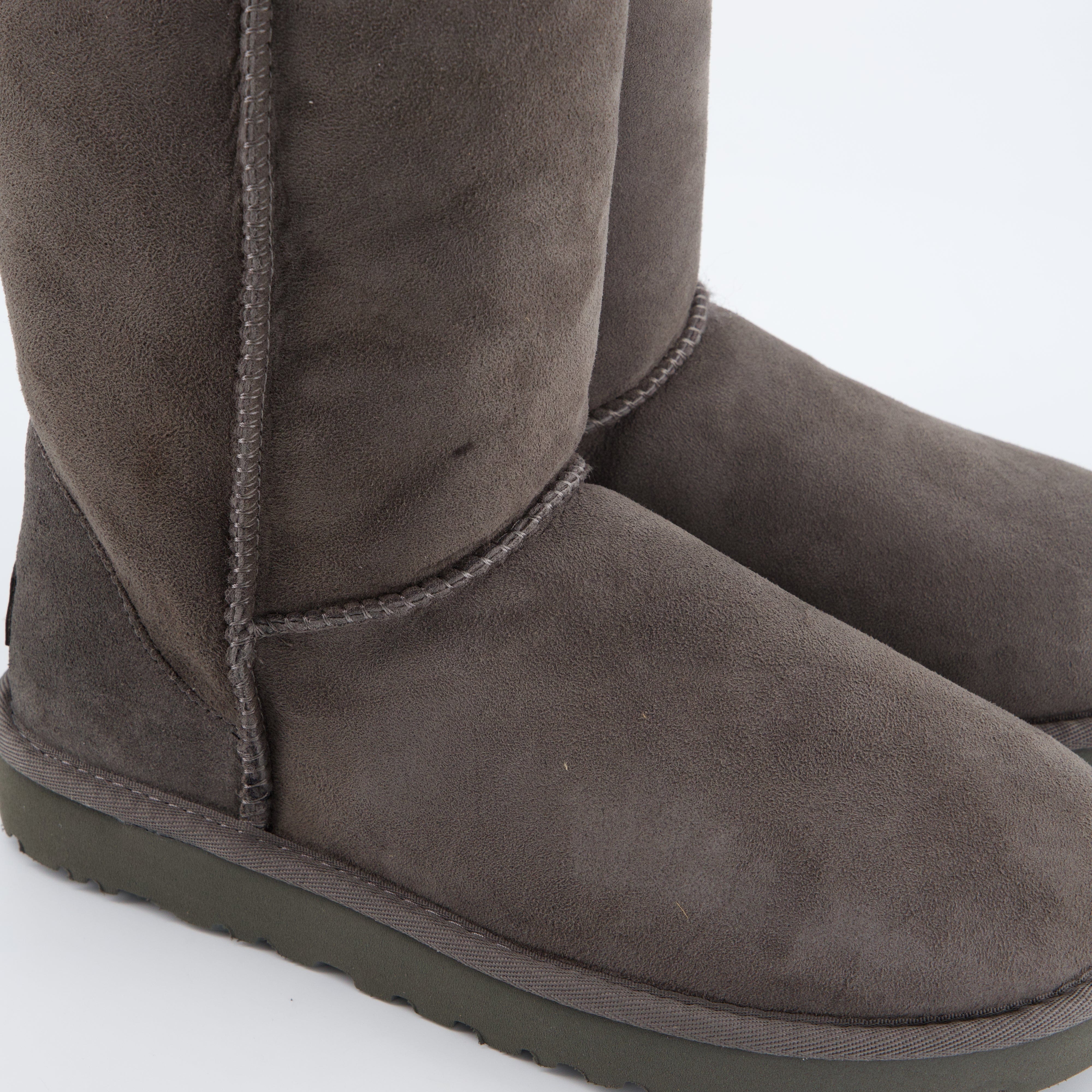 UGG Damenschuhe - Winterstiefel Winterstiefel Classic Short II