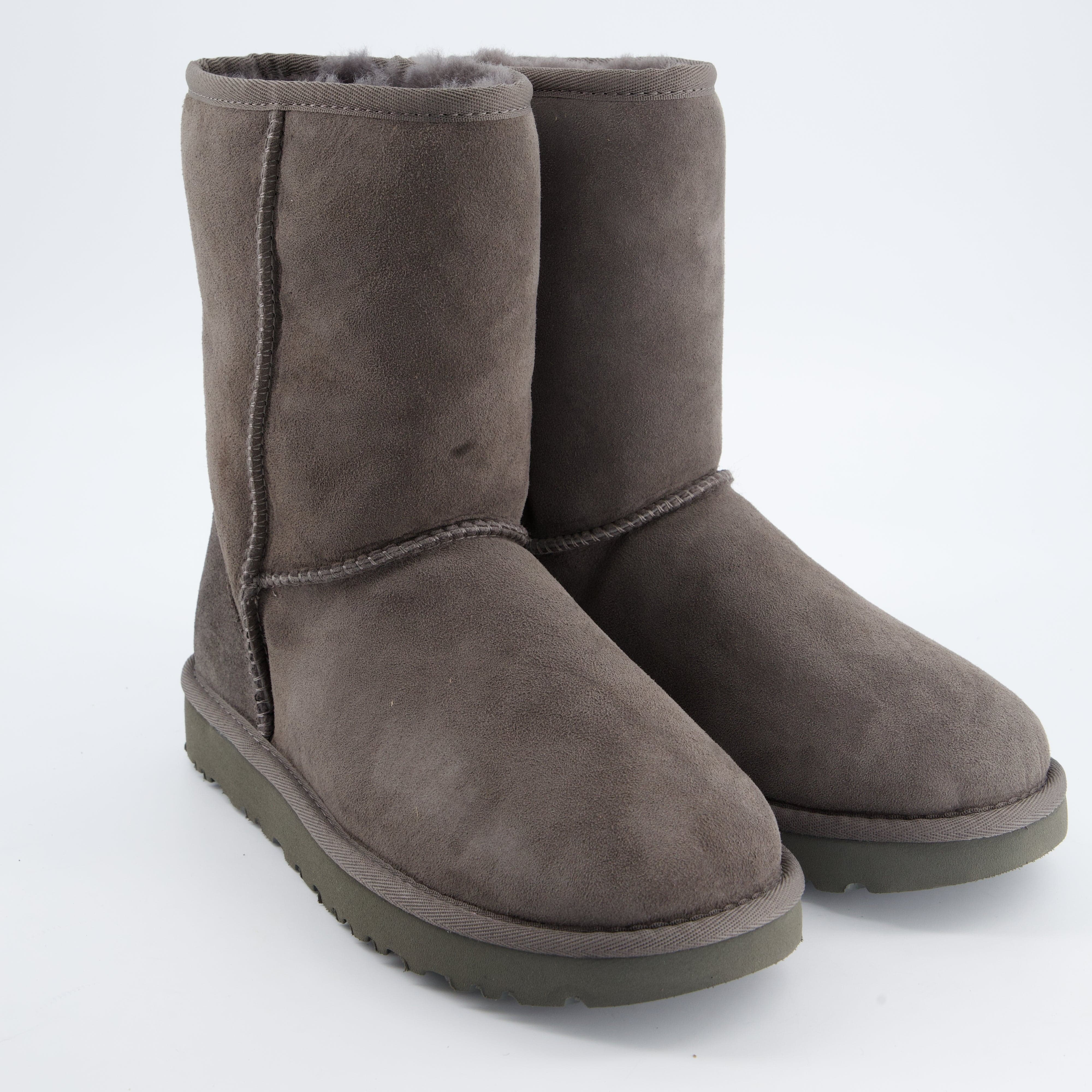 UGG Damenschuhe - Winterstiefel Winterstiefel Classic Short II