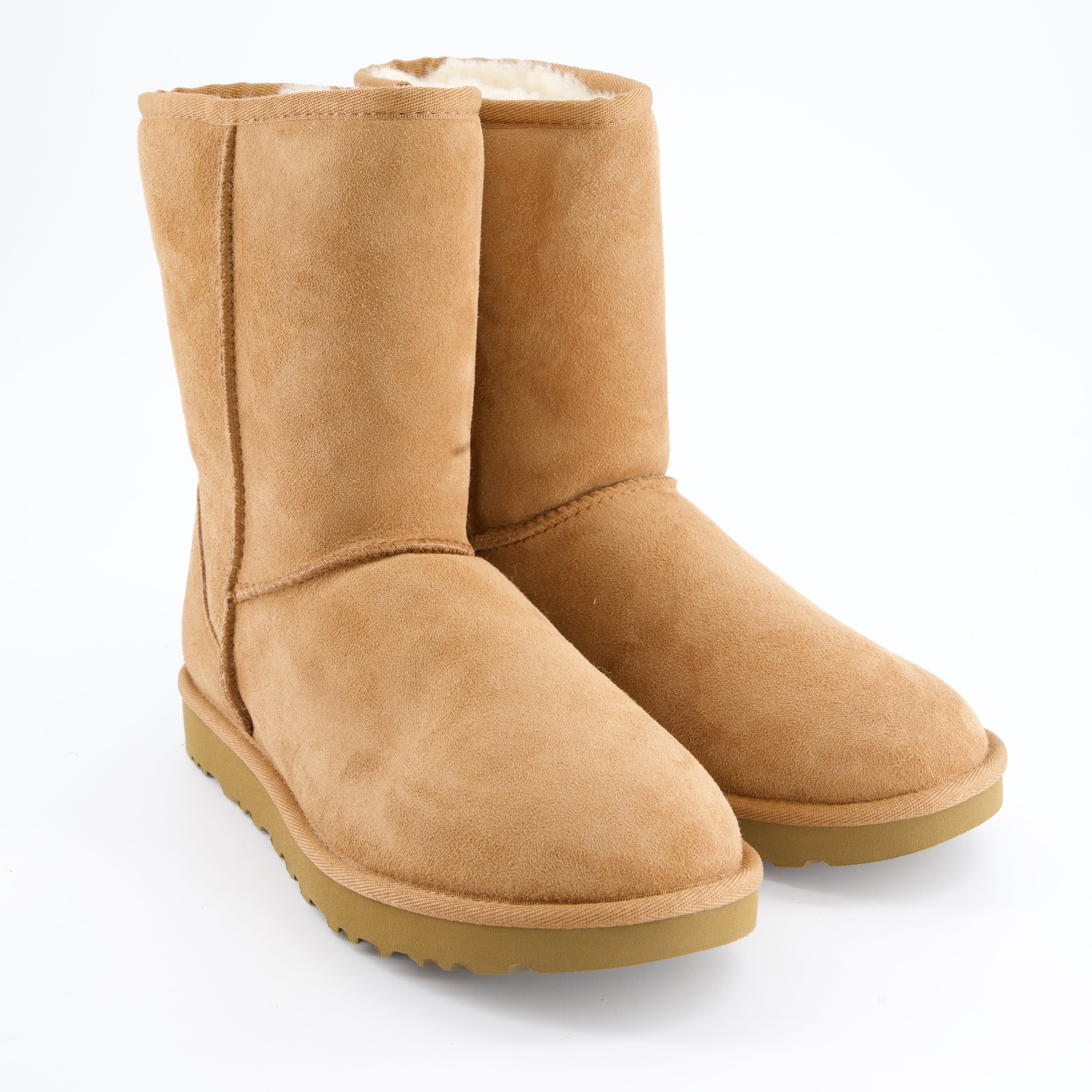 UGG Damenschuhe - Winterstiefel Winterstiefel Classic Short II