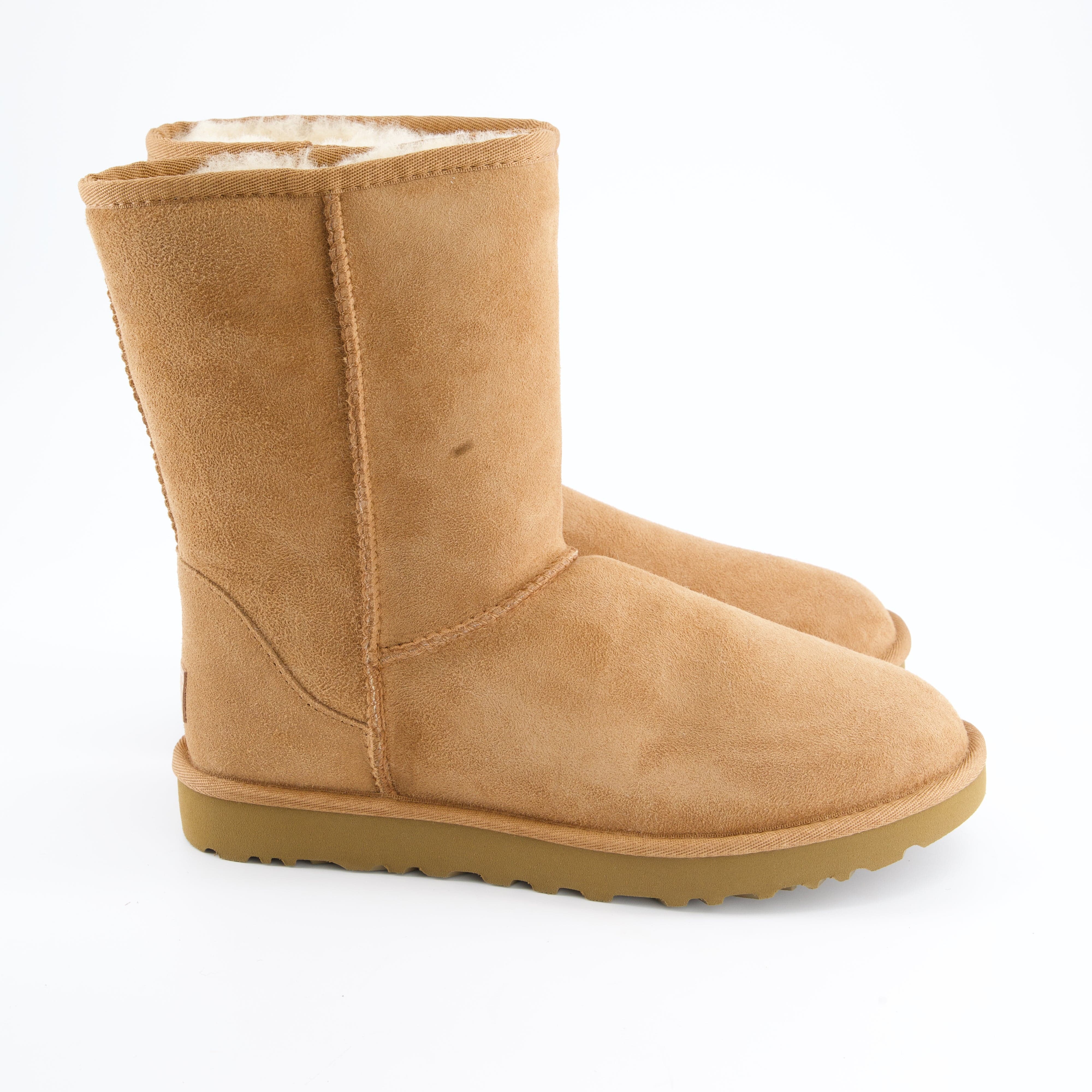 UGG Damenschuhe - Winterstiefel Winterstiefel Classic Short II