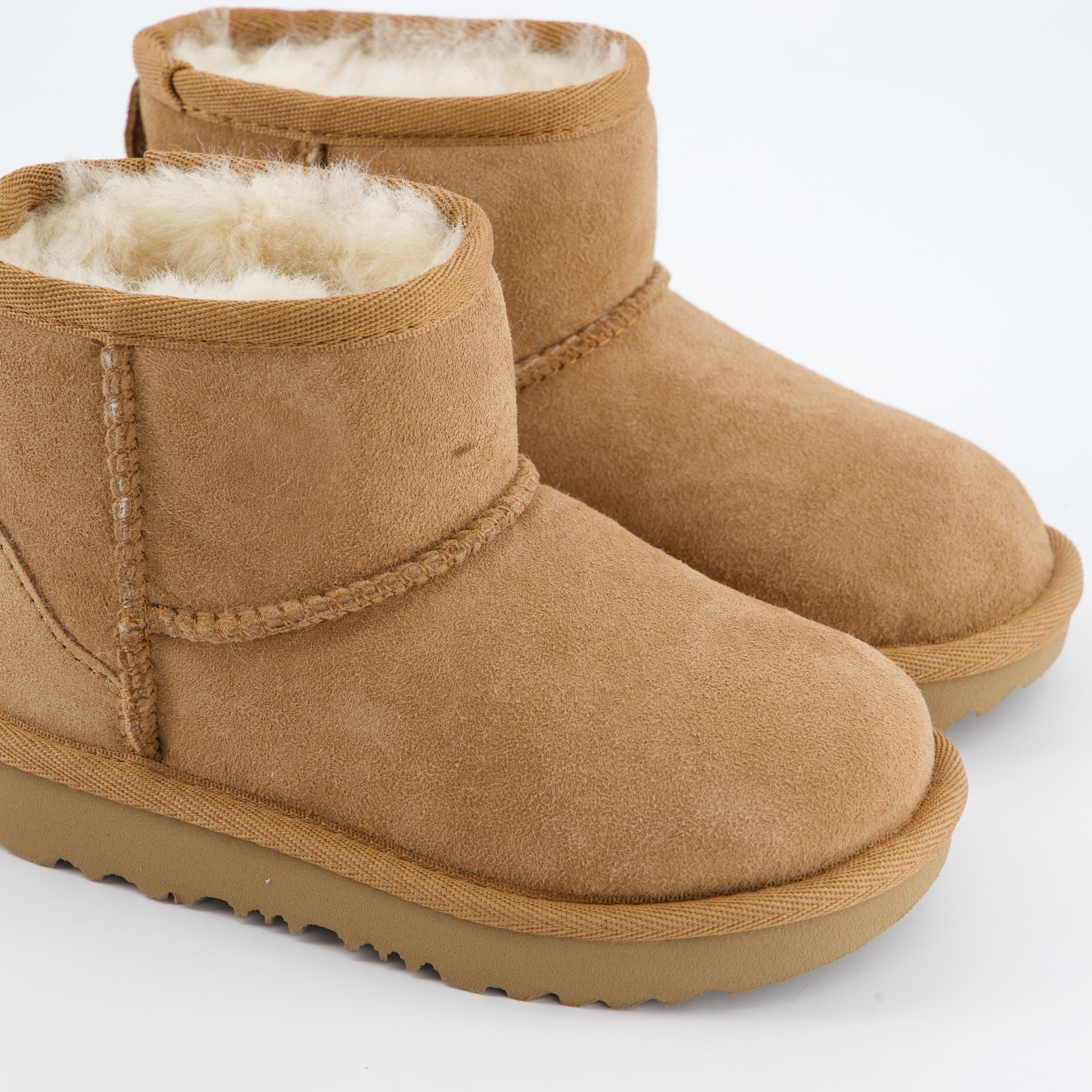UGG Mädchenschuhe - Winterstiefel Winterstiefel Classic Mini II