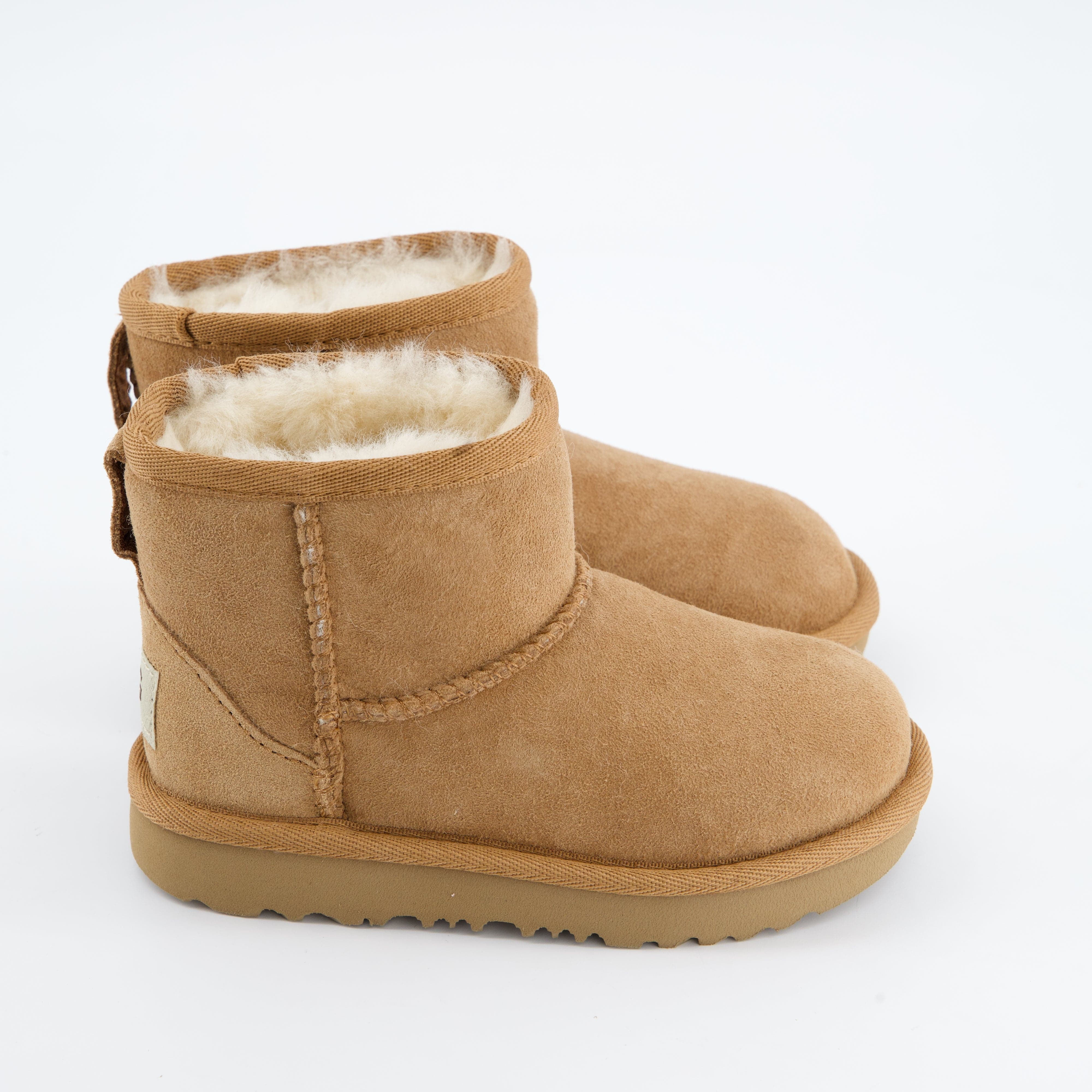 UGG Mädchenschuhe - Winterstiefel Winterstiefel Classic Mini II